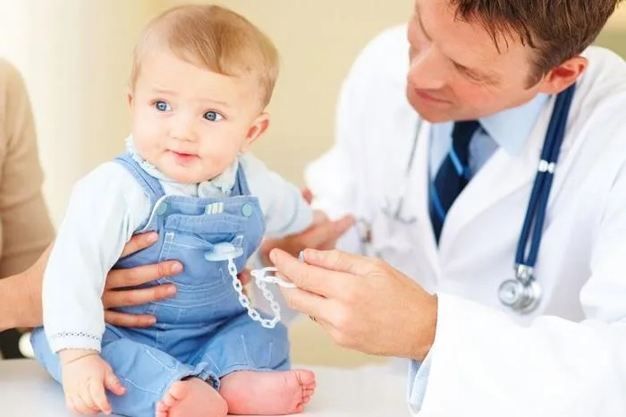 dr-mauricio-arouesty-proloterapia-consulta-de-ortopedia-pediatrica-2