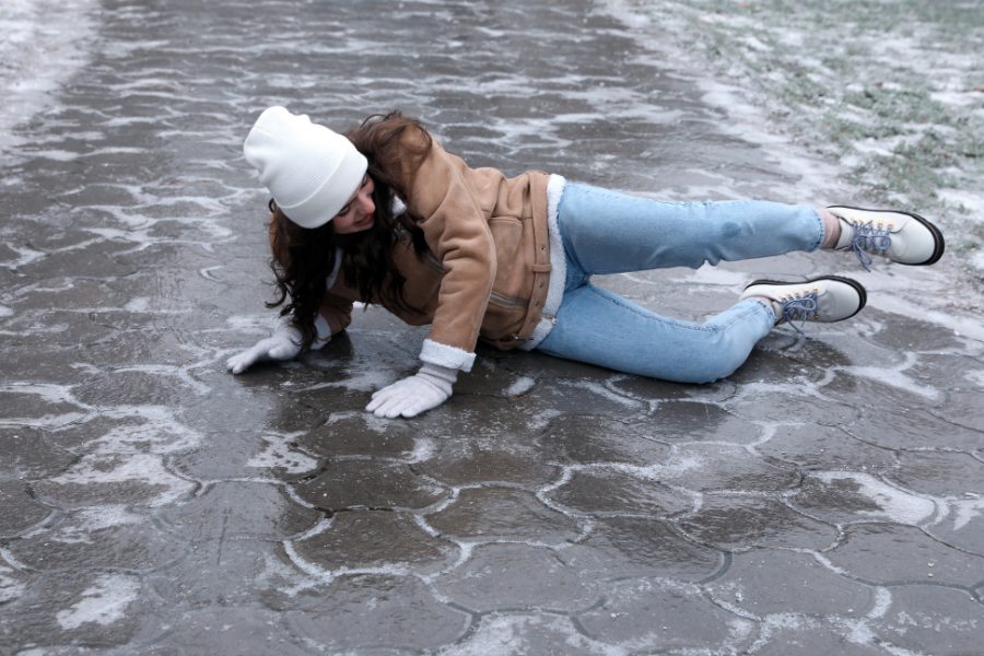 dr-mauricio-arouesty-proloterapia-como-prevenir-caidas-en-invierno-consejos-clave-para-evitar-lesiones-dr-mauricio-arouesty-ortopedia-proloterapia-y-prp